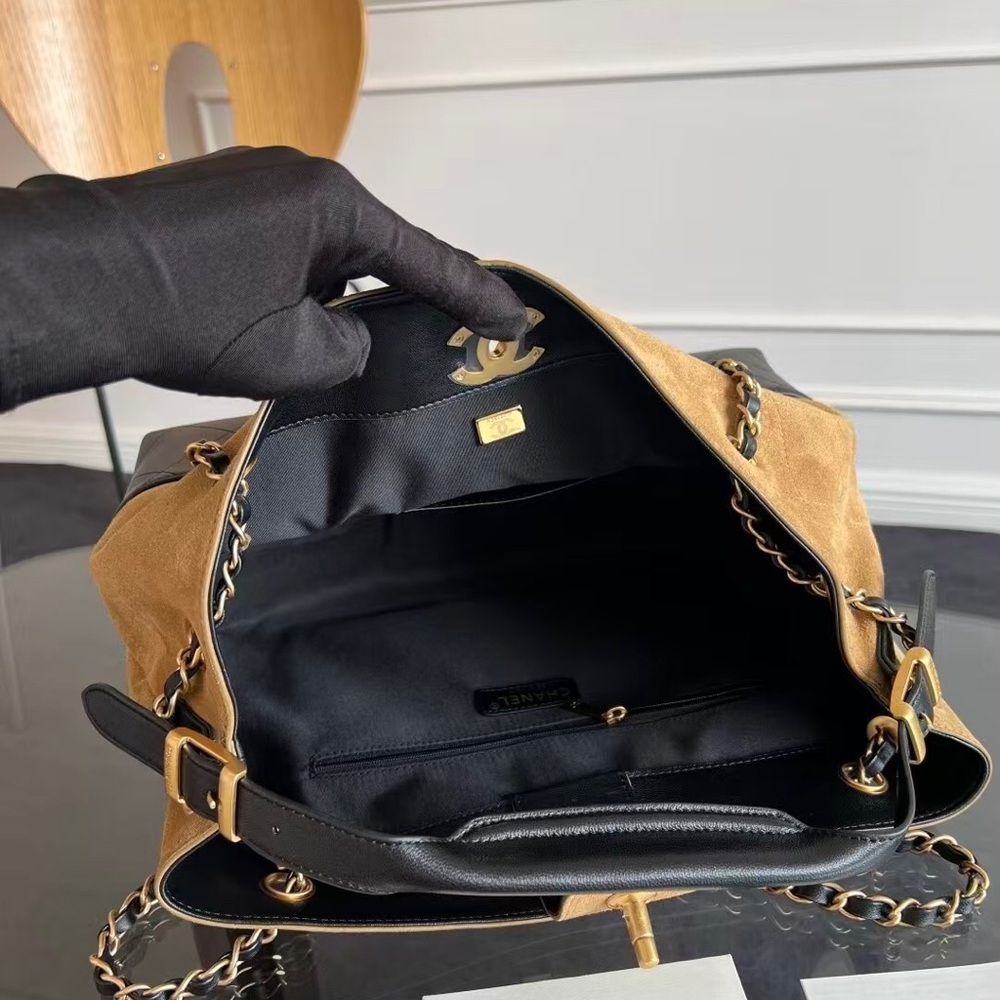 Chanel Two-Tone Camel Suede and Black Leather Shoulder Bag - Picture 3 of 7
